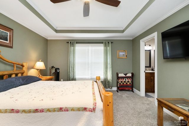 5632 Legends View Drive, Wamego, KS 66547