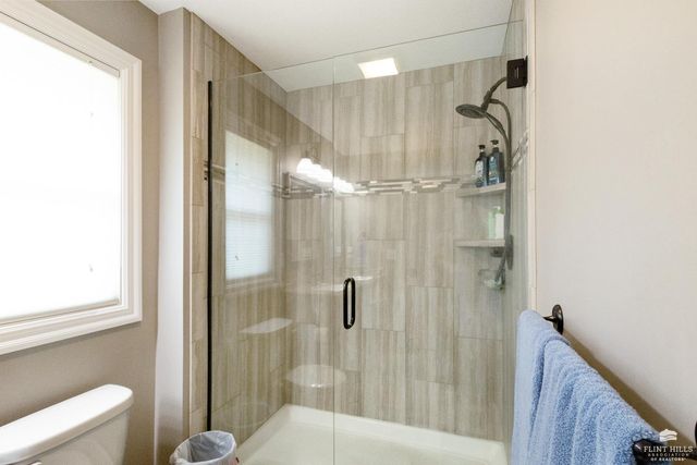 5632 Legends View Drive, Wamego, KS 66547