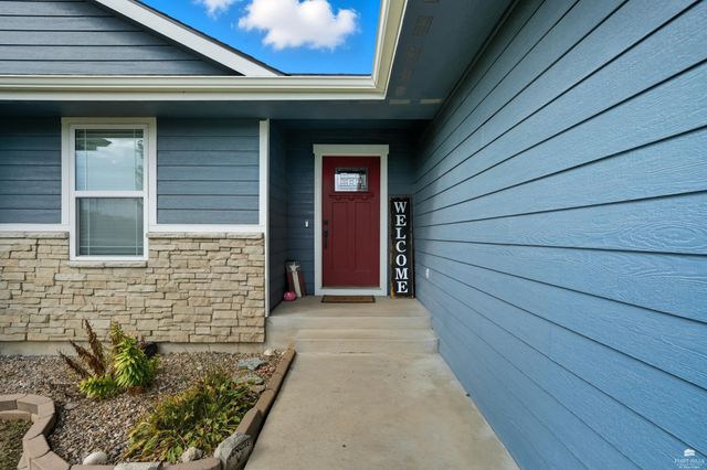 5632 Legends View Drive, Wamego, KS 66547