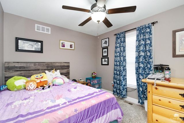 5632 Legends View Drive, Wamego, KS 66547