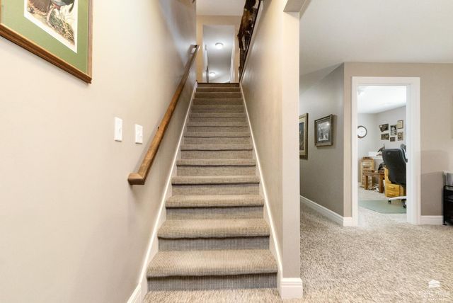 5632 Legends View Drive, Wamego, KS 66547