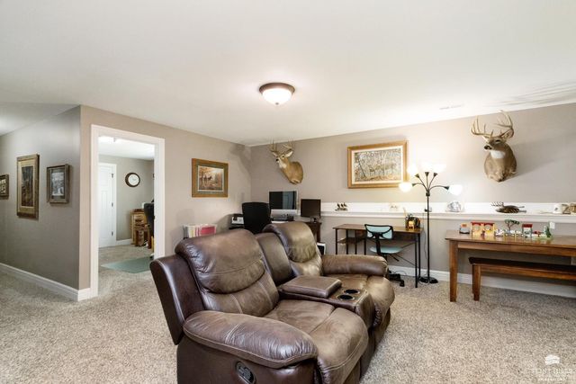 5632 Legends View Drive, Wamego, KS 66547