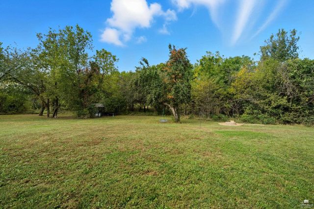 5632 Legends View Drive, Wamego, KS 66547