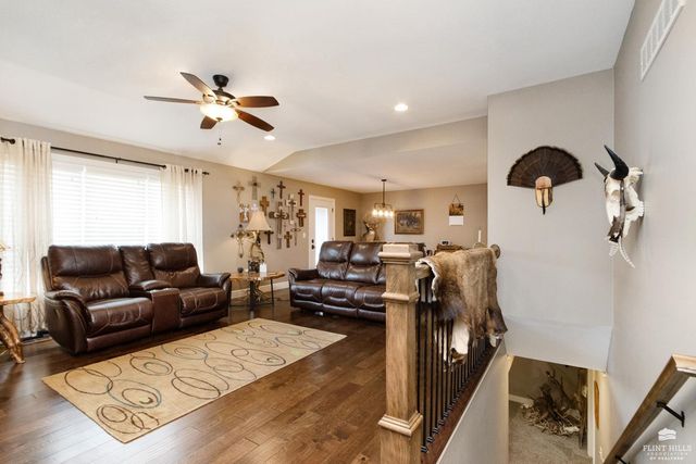 5632 Legends View Drive, Wamego, KS 66547