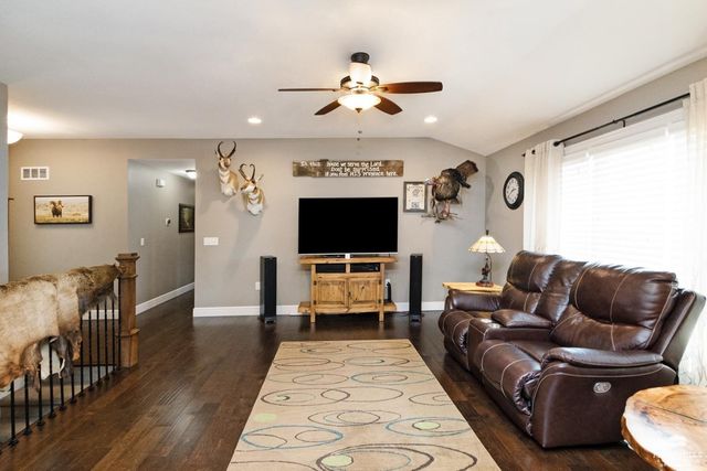 5632 Legends View Drive, Wamego, KS 66547