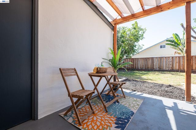 16081 Via Media, San Lorenzo, CA 94580