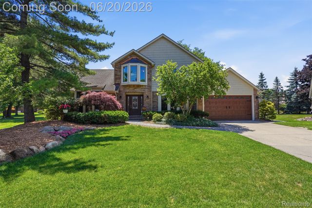 16141 W Blue Skies Drive, Livonia, MI 48154