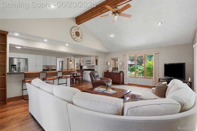 16141 W Blue Skies Drive, Livonia, MI 48154