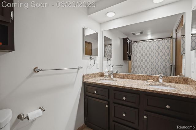 16141 W Blue Skies Drive, Livonia, MI 48154