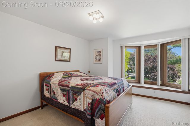 16141 W Blue Skies Drive, Livonia, MI 48154