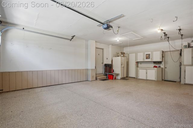 16141 W Blue Skies Drive, Livonia, MI 48154