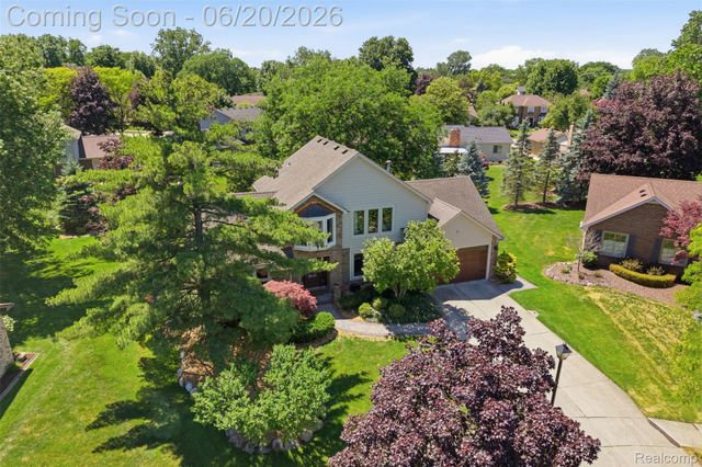 16141 W Blue Skies Drive, Livonia, MI 48154