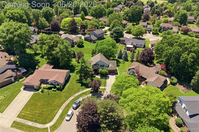 16141 W Blue Skies Drive, Livonia, MI 48154