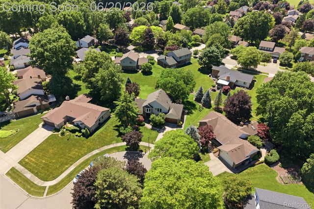 16141 W Blue Skies Drive, Livonia, MI 48154