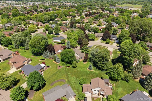 16141 W Blue Skies Drive, Livonia, MI 48154