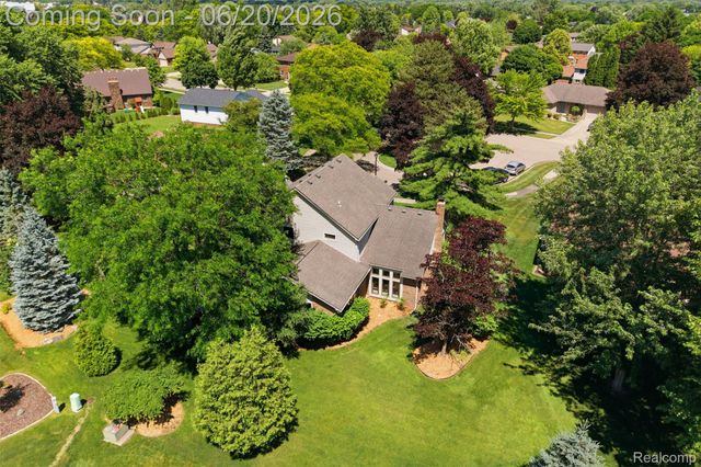 16141 W Blue Skies Drive, Livonia, MI 48154