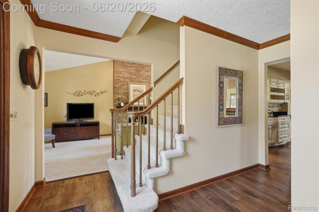 16141 W Blue Skies Drive, Livonia, MI 48154
