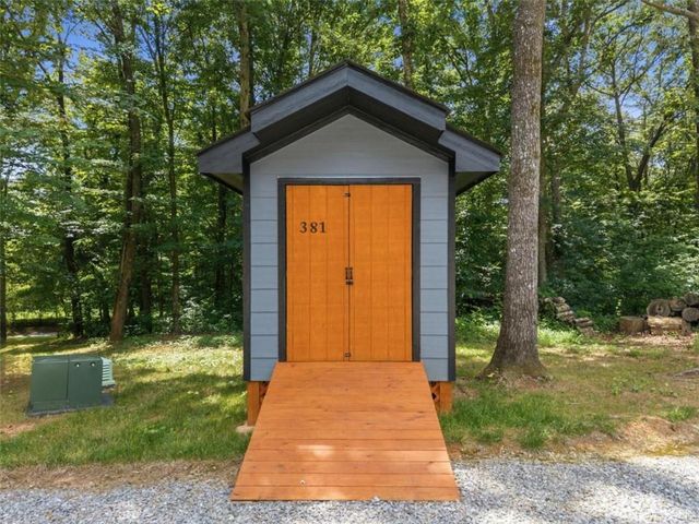 381 Parks Drive, Ellijay, GA 30536