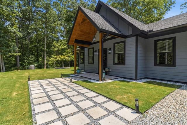381 Parks Drive, Ellijay, GA 30536