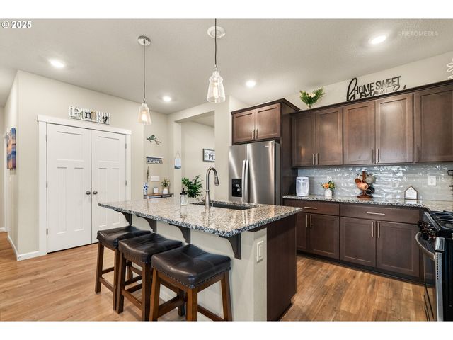 120 Ne 19TH Ave, Canby, OR 97013