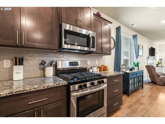 120 Ne 19TH Ave, Canby, OR 97013