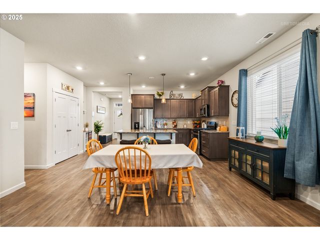 120 Ne 19TH Ave, Canby, OR 97013