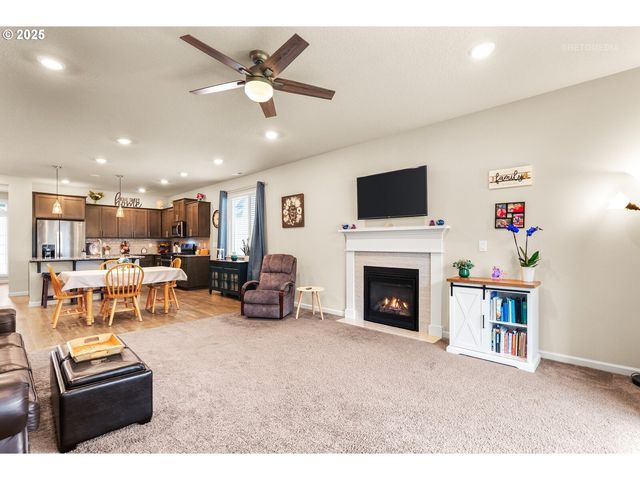 120 Ne 19TH Ave, Canby, OR 97013