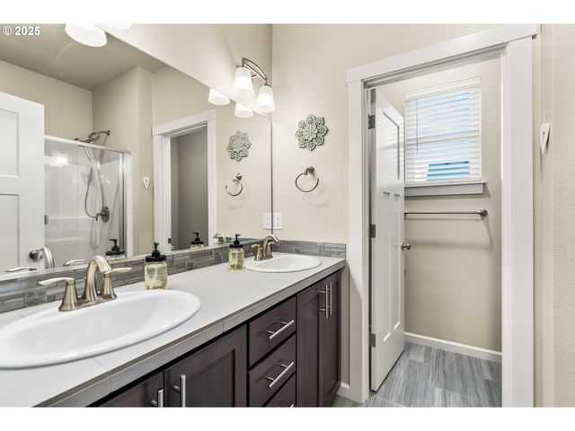 120 Ne 19TH Ave, Canby, OR 97013