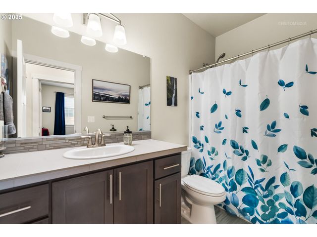 120 Ne 19TH Ave, Canby, OR 97013