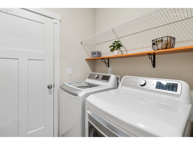 120 Ne 19TH Ave, Canby, OR 97013