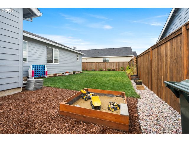 120 Ne 19TH Ave, Canby, OR 97013