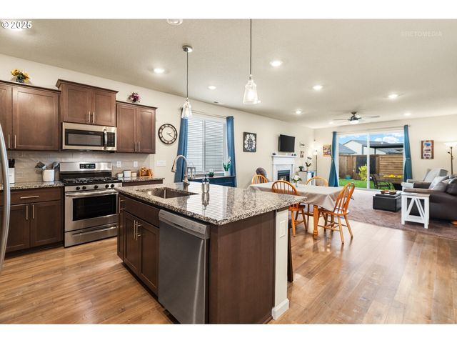 120 Ne 19TH Ave, Canby, OR 97013