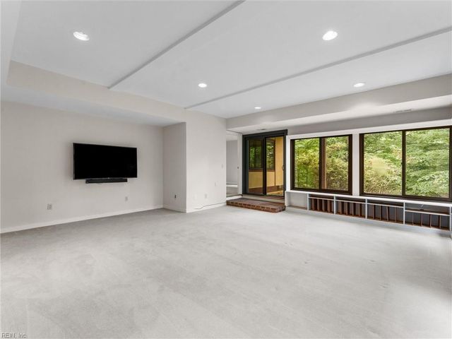 106 Black Oak DR, Williamsburg, VA 23185
