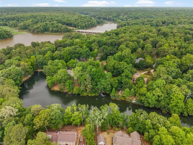 106 Black Oak DR, Williamsburg, VA 23185