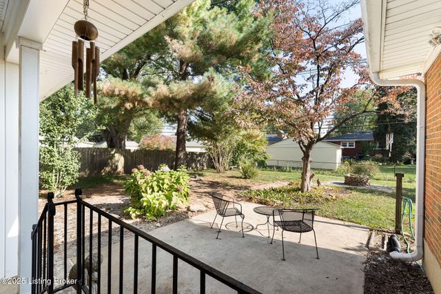 3026 Kaye Lawn Dr, Louisville, KY 40220