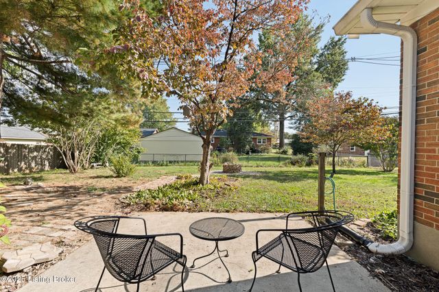 3026 Kaye Lawn Dr, Louisville, KY 40220