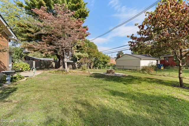 3026 Kaye Lawn Dr, Louisville, KY 40220
