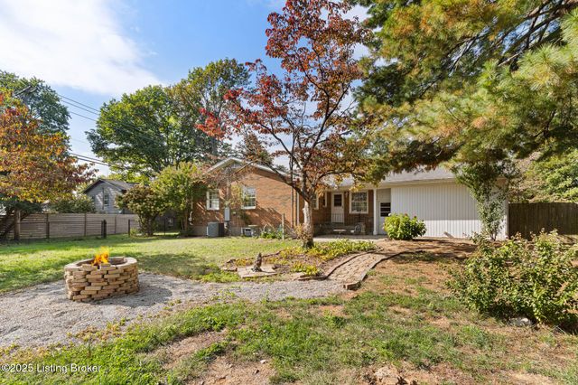 3026 Kaye Lawn Dr, Louisville, KY 40220