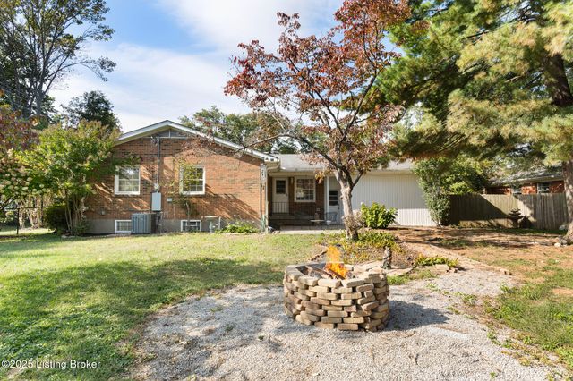 3026 Kaye Lawn Dr, Louisville, KY 40220