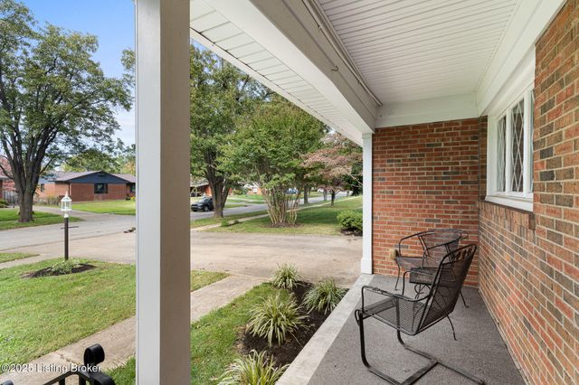 3026 Kaye Lawn Dr, Louisville, KY 40220