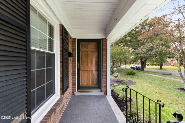 3026 Kaye Lawn Dr, Louisville, KY 40220