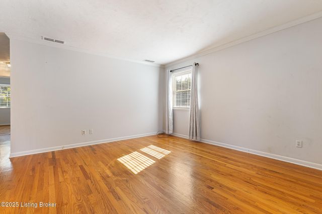 3026 Kaye Lawn Dr, Louisville, KY 40220