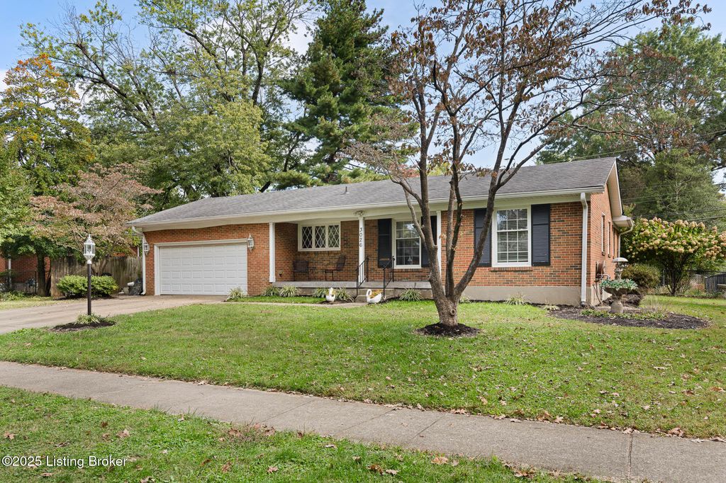 3026 Kaye Lawn Dr, Louisville, KY 40220