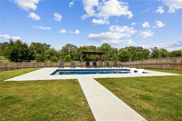 318 Cattail Lane, Winder, GA 30680