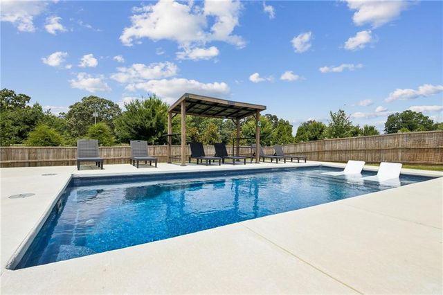 318 Cattail Lane, Winder, GA 30680