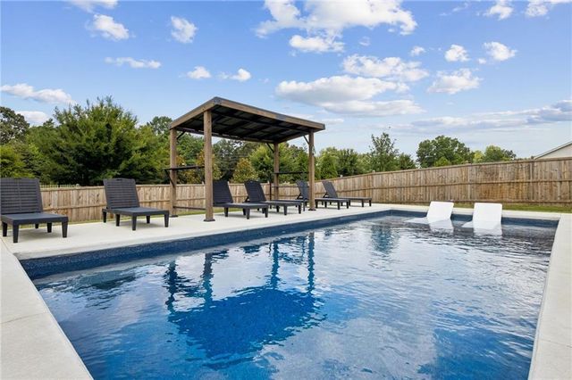 318 Cattail Lane, Winder, GA 30680