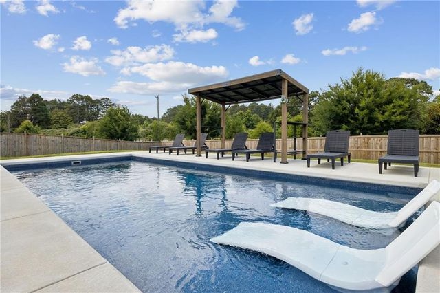 318 Cattail Lane, Winder, GA 30680