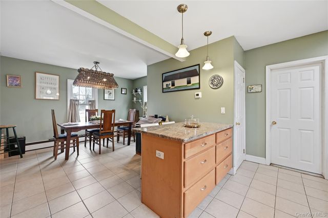 21 King Street, Hampton Bays, NY 11946