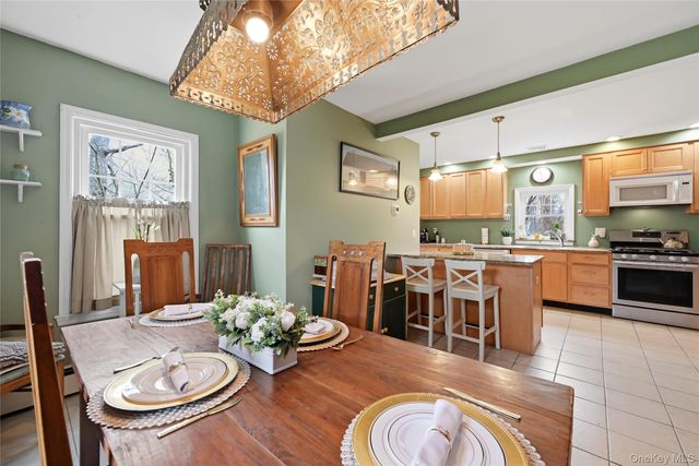 21 King Street, Hampton Bays, NY 11946