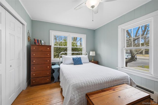 21 King Street, Hampton Bays, NY 11946